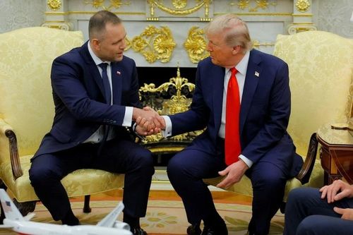 Tổng thống Donald Trump nói có thể đưa thêm lính Mỹ đến Ba Lan