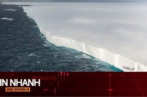 TIN NHANH: Tảng băng trôi lớn nhất thế giới nặng 1.000 tỷ tấn đã vỡ