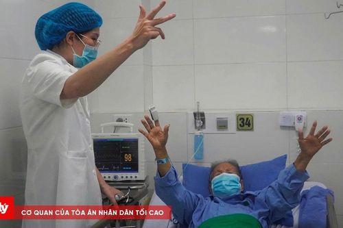 Phẫu thuật thành công túi phình mạch não cho cụ bà 90 tuổi