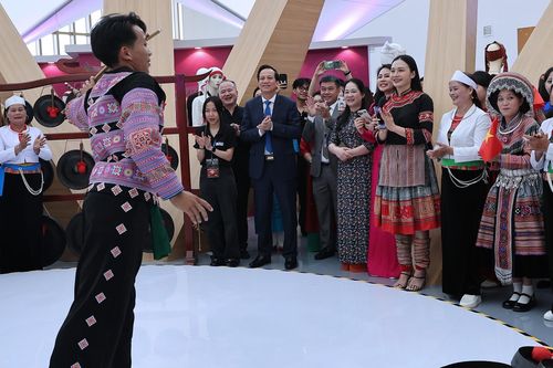 Không gian trưng bày của Bộ Dân tộc và Tôn giáo thu hút người tham quan
