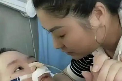 Con dâu tỉnh dậy sau nửa năm sống thực vật, nói câu khiến mẹ chồng bật khóc