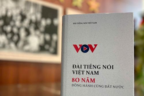 Ra mắt sách 'Đài Tiếng nói Việt Nam - 80 năm đồng hành cùng đất nước'