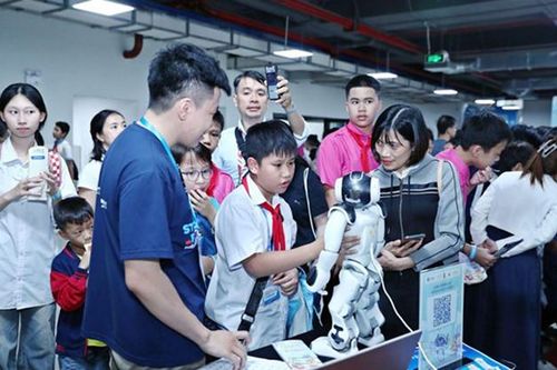 Đưa công nghệ AI đến gần hơn với thế hệ trẻ Việt Nam