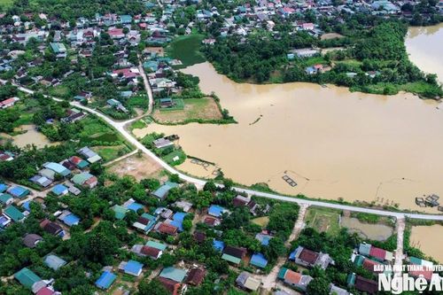 Sớm giải quyết nguồn nước sạch cho người dân bên lòng hồ thủy điện Chi Khê
