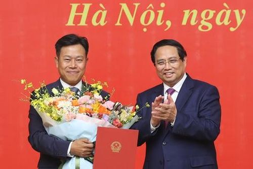 Thủ tướng trao quyết định bổ nhiệm lãnh đạo 8 bộ, cơ quan