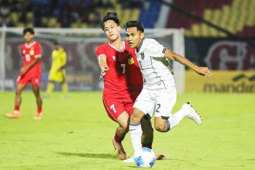 CĐV Lào chê đội nhà khi hòa U23 Indonesia