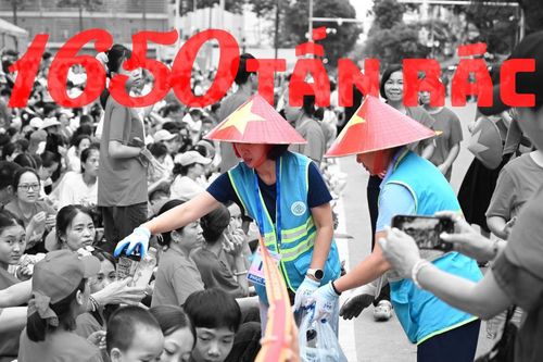 1.650 tấn rác sau Đại lễ A80 tại Hà Nội được thu gom ra sao?