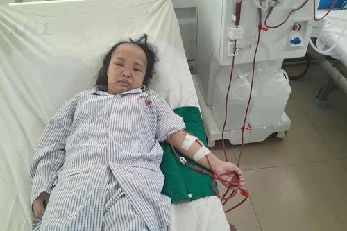 Người phụ nữ 37 tuổi chỉ cao 1 mét, mắc bệnh suy thận cầu cứu khi cha đột tử, mẹ ốm đau