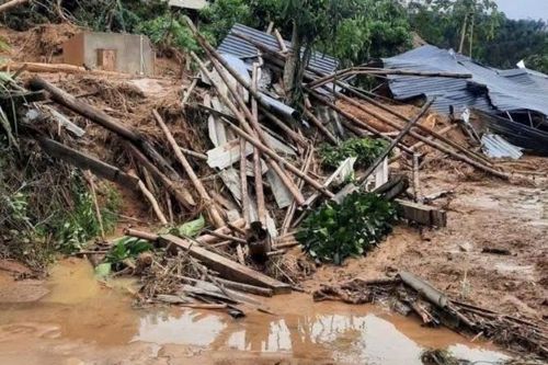 Thanh Hóa khẩn trương hỗ trợ hai xã vùng cao thiệt hại nặng sau bão số 5