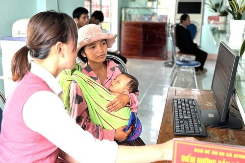 Trung tâm Phục vụ hành chính công xã Ayun: Vượt khó để gần dân hơn