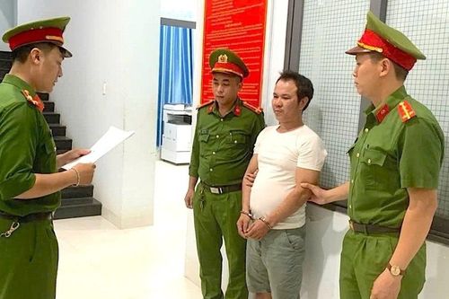 Khởi tố đối tượng tàng trữ trái phép chất ma túy