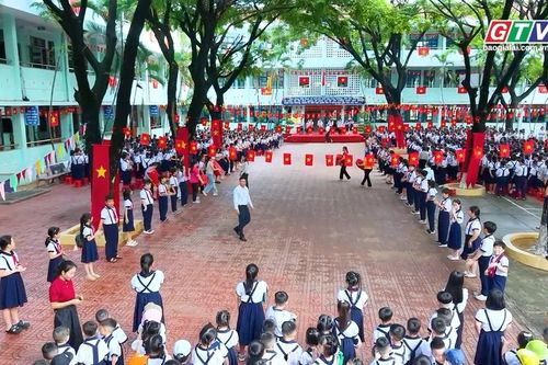 Sẵn sàng cho lễ khai giảng đặc biệt