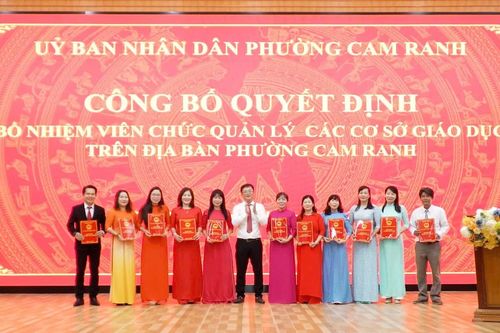 Phường Cam Ranh công bố quyết định bổ nhiệm viên chức quản lý các cơ sở giáo dục