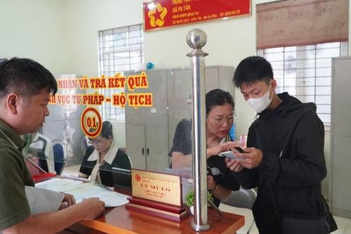 Xây dựng nền hành chính vì nhân dân phục vụ