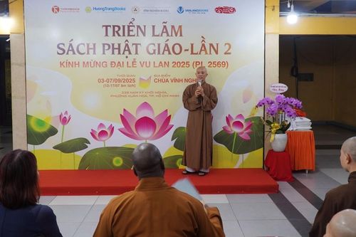 Triển lãm sách Phật giáo nhân mùa Vu lan - Báo hiếu tại chùa Vĩnh Nghiêm