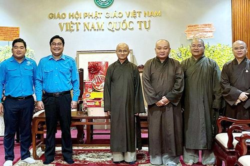 Bí thư Thành đoàn TP.HCM thăm, chúc mừng Vu lan đến Ban Trị sự Phật giáo Thành phố