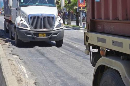 QL14B dẫn vào cảng Tiên Sa xuống cấp nghiêm trọng, gây mất an toàn giao thông