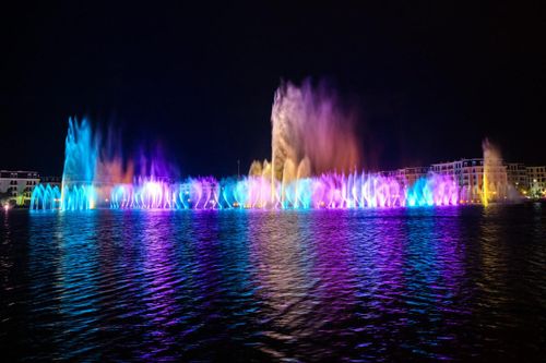 Halong Marina ra mắt Halo Bay Show: Biểu tượng giải trí mới bên vịnh Di sản, xác lập 03 kỷ lục
