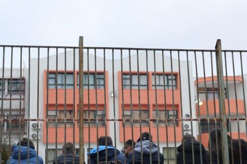 Hàng loạt trường học Hy Lạp đóng cửa vì không đủ học sinh