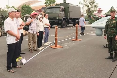 Gần 4 triệu lượt khách tham quan Triển lãm Thành tựu đất nước