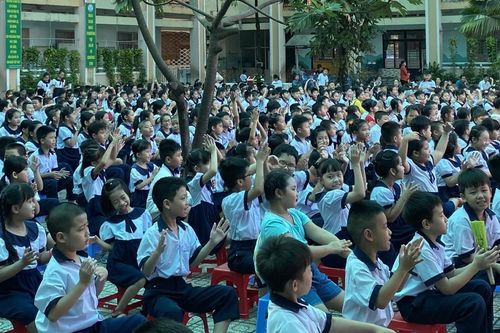 TP. Hồ Chí Minh công bố 9 khoản phụ huynh phải đóng hàng tháng trong năm học mới