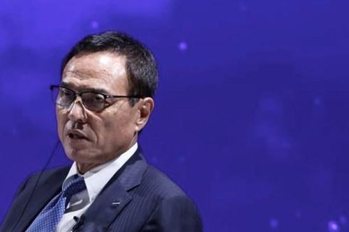 CEO của Suntory Holdings từ chức sau cáo buộc sử dụng chất cấm