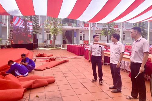 Sẵn sàng lễ khai giảng kết nối toàn quốc