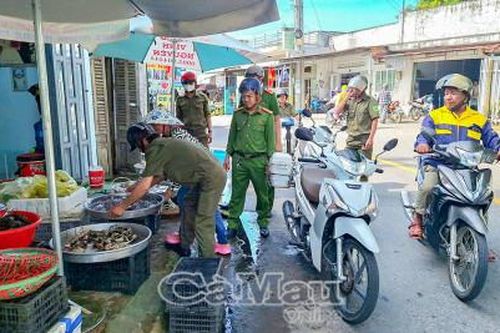 Hòa Bình ra quân lập lại trật tự đô thị