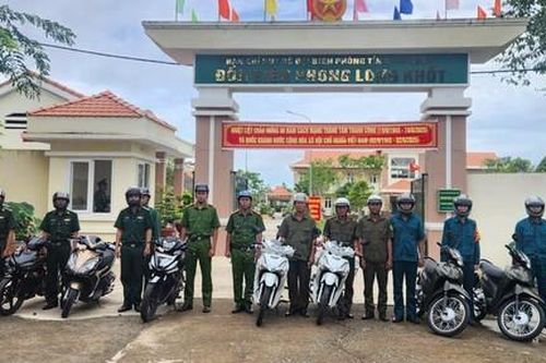 Phối hợp tuần tra, giữ bình yên miền biên viễn