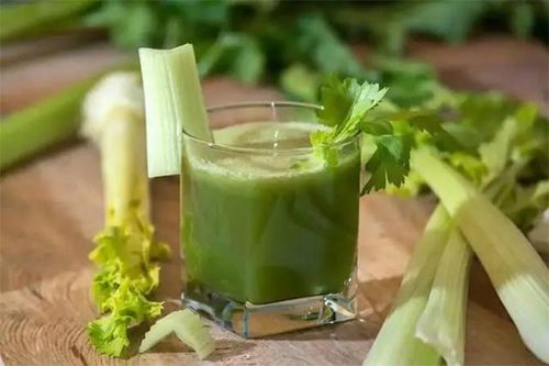 Những kiểu ăn cần tây âm thầm gây hại sức khỏe, nhất là thận