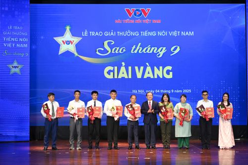 Toàn cảnh Lễ trao giải Tiếng nói Việt Nam – Sao tháng 9 năm 2025