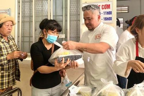Ấm lòng bệnh nhân nghèo bởi lòng nhân ái