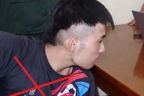 Đâm bạn trọng thương rồi cầm dao cố thủ ở nhà