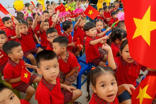 Rộn ràng ngày khai giảng của các bé mầm non Ngã Tư Sở