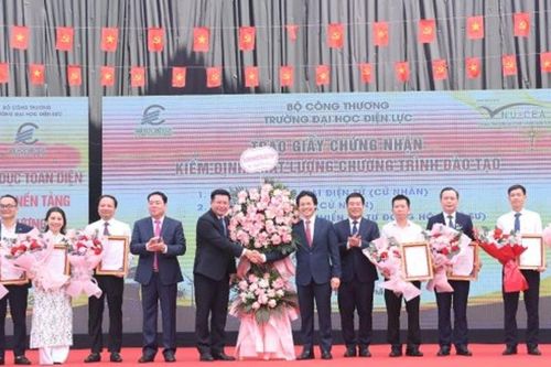 Trường Đại học Điện lực khai giảng năm học 2025-2026
