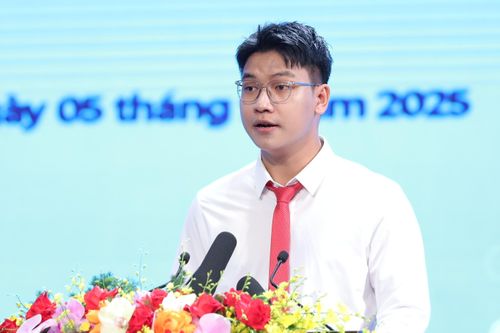 Nam sinh đại diện 26 triệu người học phát biểu khai giảng là ai?