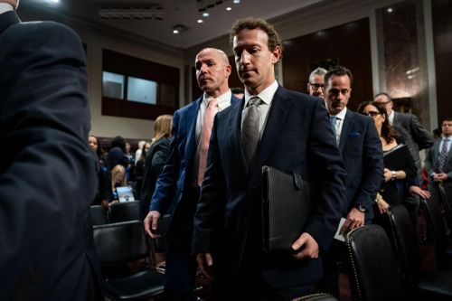 Luật sư Mark Zuckerberg kiện Meta