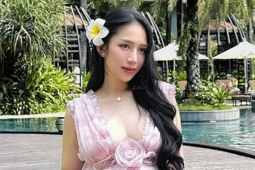 Ái nữ đại gia Minh Nhựa đáp trả tin mới đẻ đã 'bỏ cữ đi chơi'