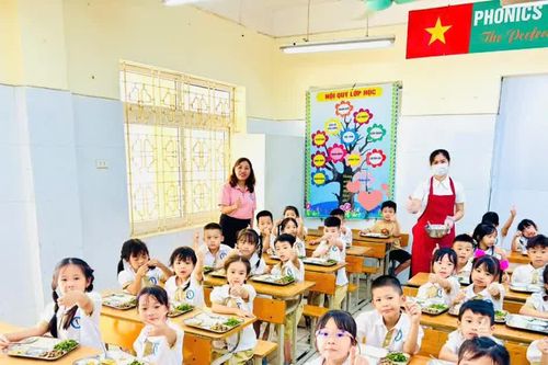 Làm sao để mỗi bữa ăn học đường đều an toàn và chất lượng?
