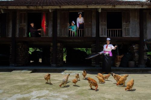 Đầu tư toàn diện, bảo tồn văn hóa để phát triển các xã miền núi
