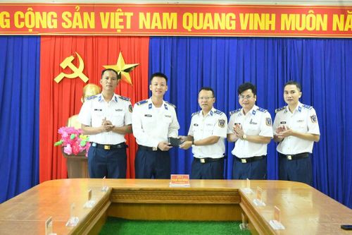 Lan tỏa nghĩa cử cao đẹp của những người lính Vùng Cảnh sát biển 2