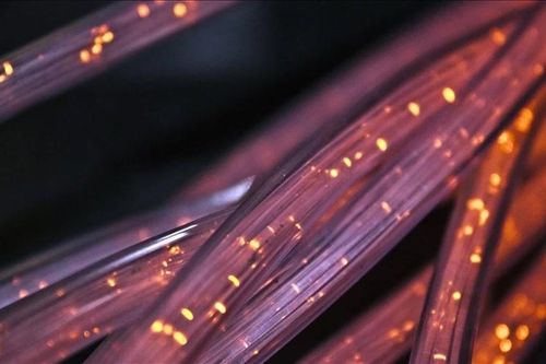 Trung Quốc siết thuế cáp quang Mỹ, kéo dài đến năm 2028
