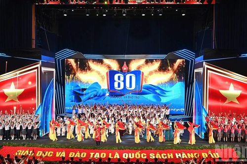 1,6 triệu giáo viên và 26 triệu học sinh, sinh viên khai giảng năm học mới