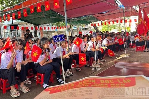 Gia Lai: Hơn 760 nghìn học sinh náo nức đến trường