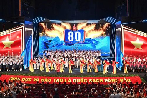 Tổng Bí thư Tô Lâm dự Lễ kỷ niệm 80 năm truyền thống ngành giáo dục và khai giảng năm học 2025-2026