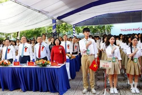 Hà Nội tưng bừng khai giảng năm học mới