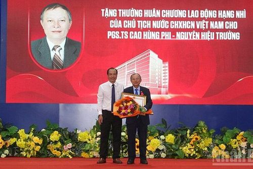 Trường đại học Sư phạm kỹ thuật Vĩnh Long khai giảng năm học mới