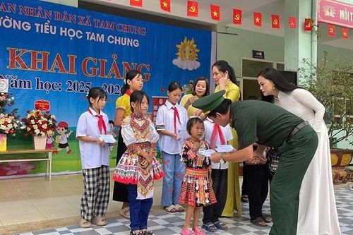 Thanh Hóa: Vùng cao vượt khó, tưng bừng khai giảng năm học mới