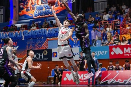 Bán kết 1 VBA 2025: Hanoi Buffaloes thắng nhọc Saigon Heat