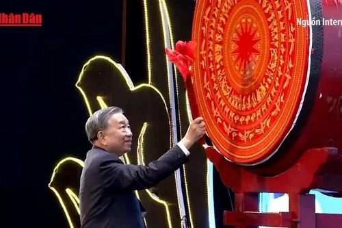 Khai giảng năm học 2025-2026: Dấu mốc 80 năm xây dựng và phát triển ngành giáo dục
